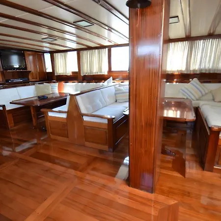 Cabin Charter In Turkey Πλωτό κατάλυμα *