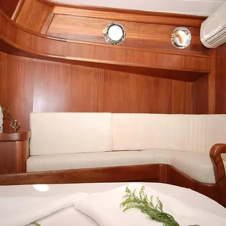 Cabin Charter In Turkey Πλωτό κατάλυμα