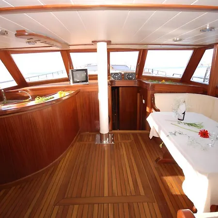 Cabin Charter In Turkey *